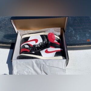 Air Jordan 1 Retro High OG Black/Gym Red-White-Sail 2019 Size 13